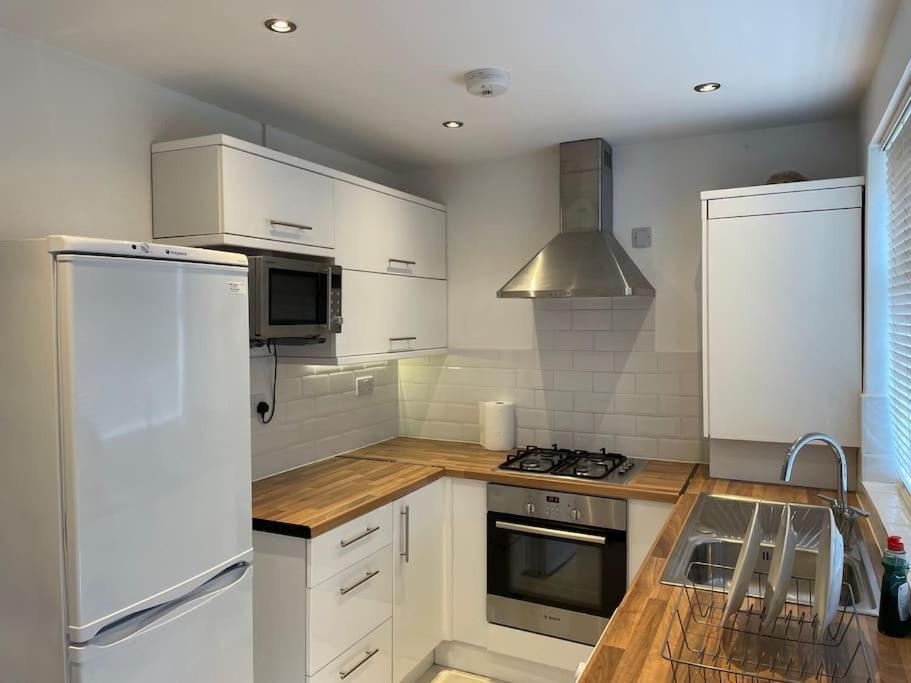 Entire Ground Floor Apartment In Watford Watford  Kültér fotó
