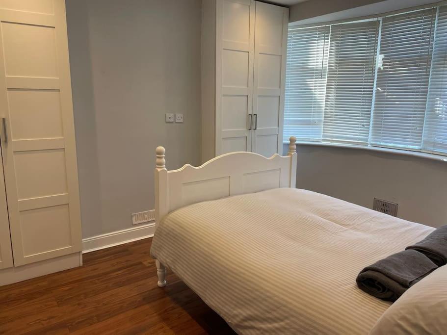 Entire Ground Floor Apartment In Watford Watford  Kültér fotó