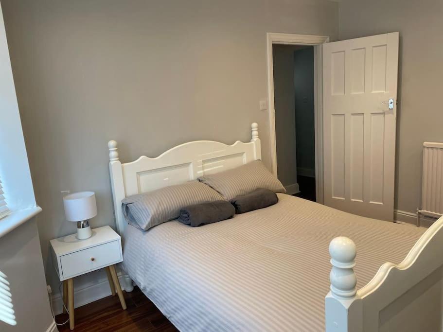 Entire Ground Floor Apartment In Watford Watford  Kültér fotó